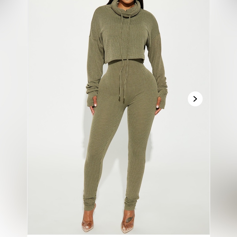 Never worn Fashion Nova Olive Ribbed Knit Set